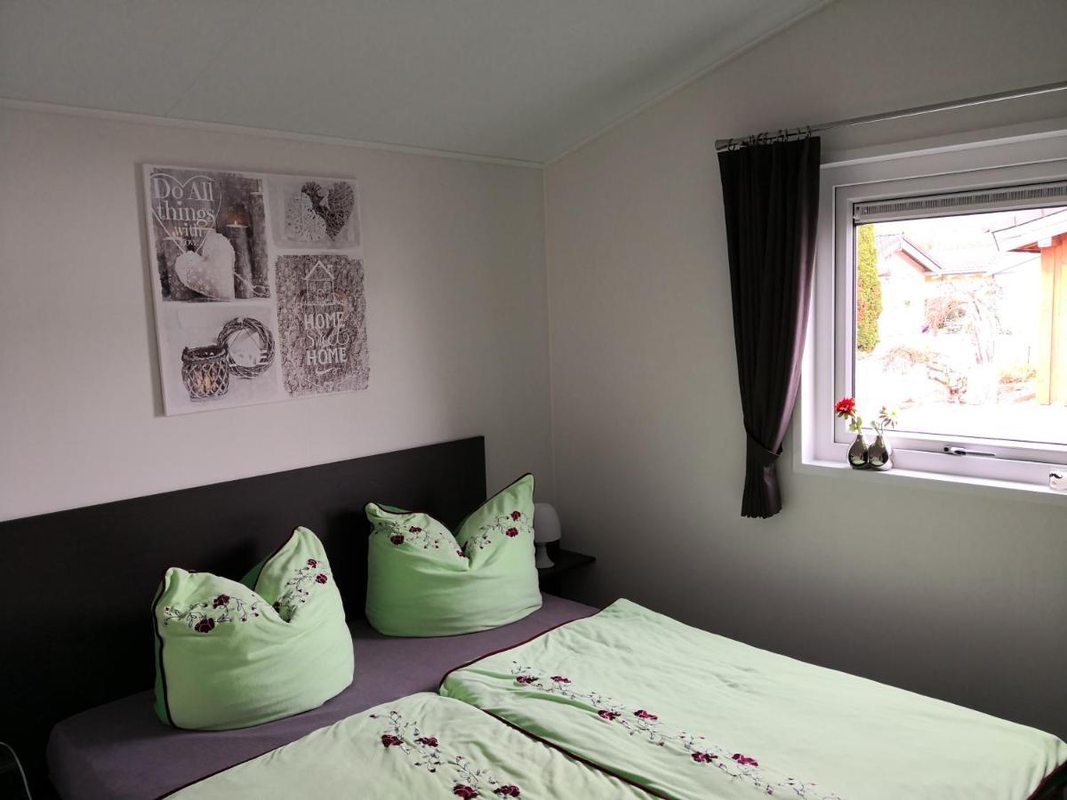 Ferienhaus Malefi 1 Am Guelser Moselbogen Koblenz  Luaran gambar